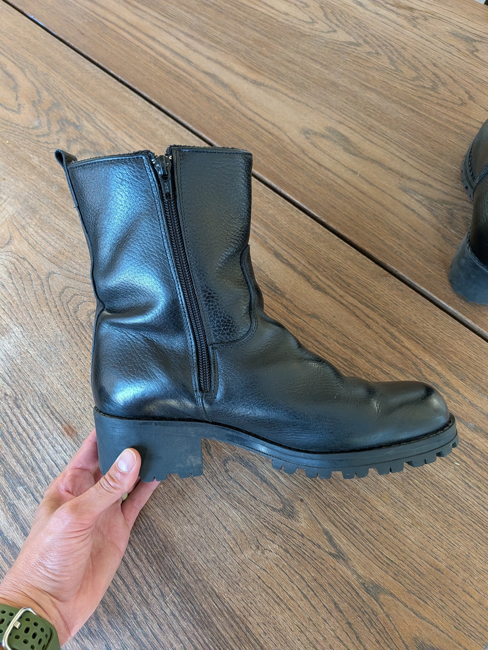 Santana Canada Women's Black Healed  Boots Size 41 Zip Closure - Picture 11 of 15